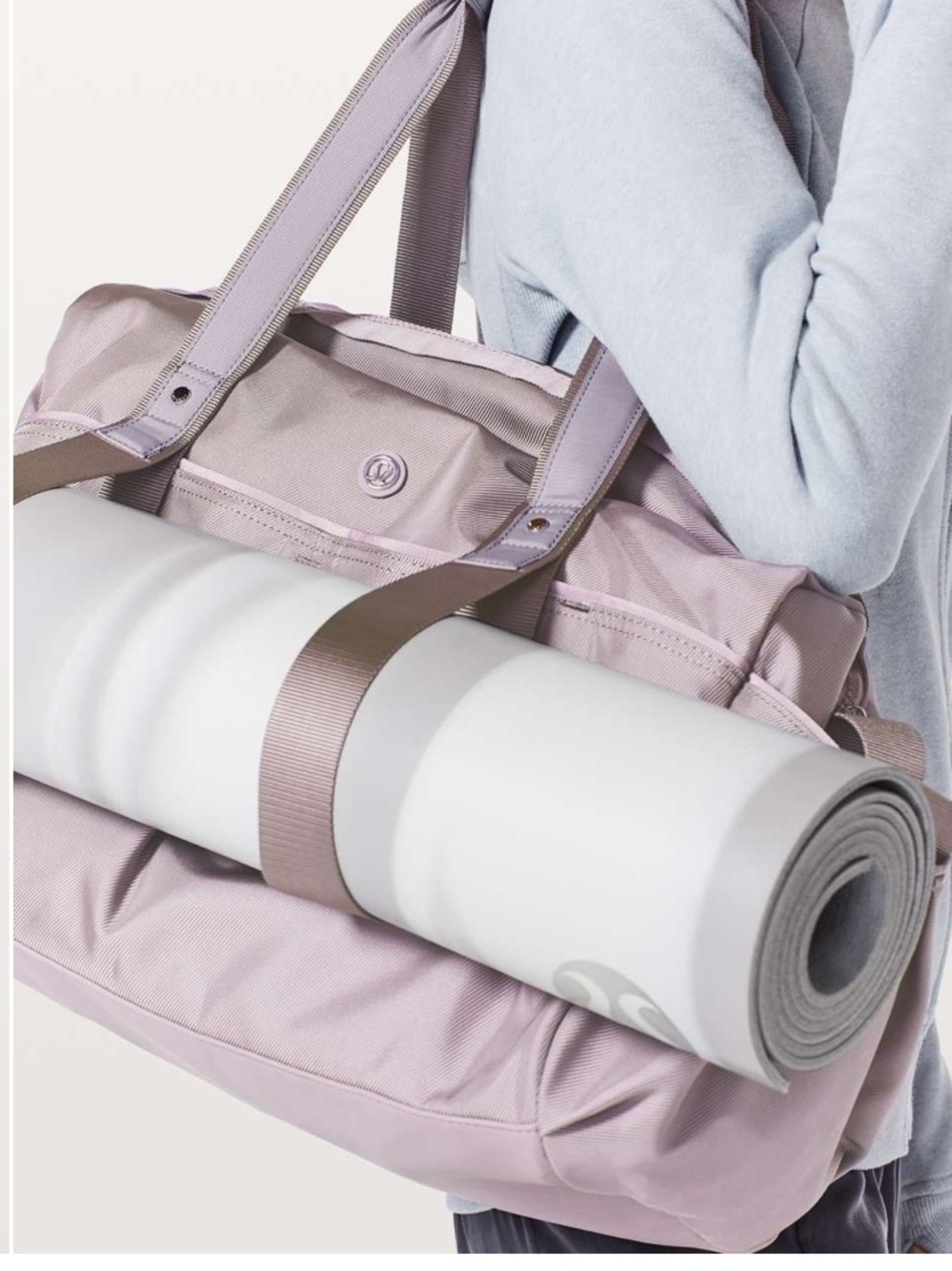 lululemon All Day Duffel *Heatproof Pocket 31L - Picture 3 of 9